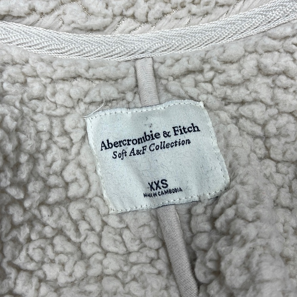 Abercrombie & Fitch Soft A&F Collection Cream Snap Button Sherpa Jacket Size XXS - Picture 3 of 5